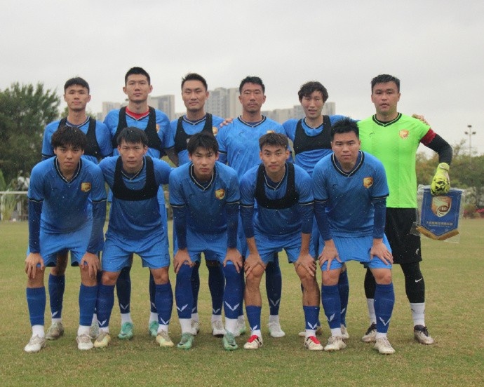  穆謝奎連入兩球?qū)⒈确帜孓D(zhuǎn)，大連鯤城2-1戰(zhàn)勝山西崇德榮海
