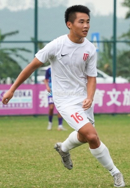  中國(guó)職業(yè)賽場(chǎng)首位09后！成都蓉城B隊(duì)16歲小將帥惟浩上演生涯首秀