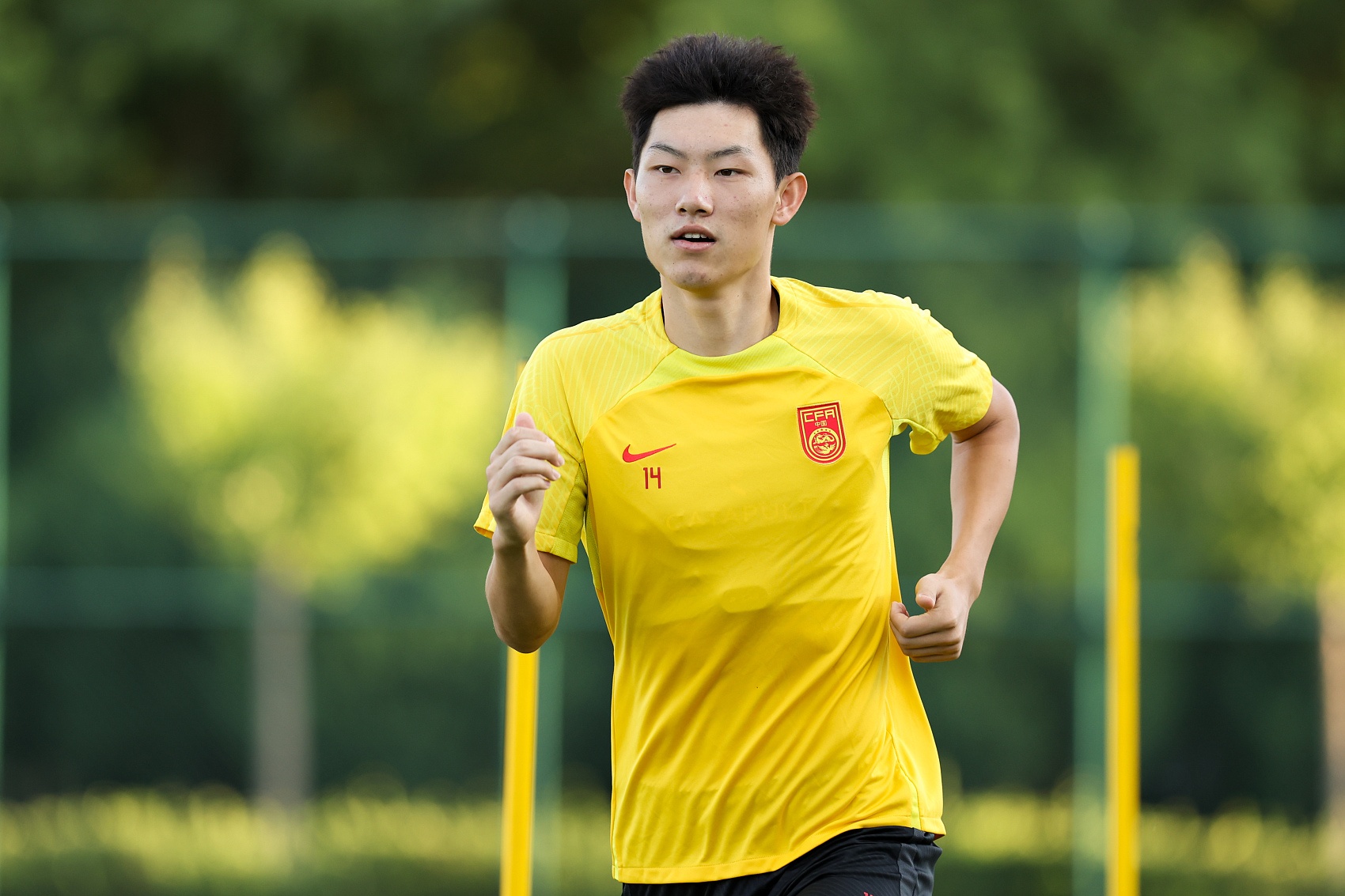 魯媒：泰山隊(duì)抵達(dá)梅州五外援齊整，四名國(guó)腳可出戰(zhàn)史松宸隨隊(duì)