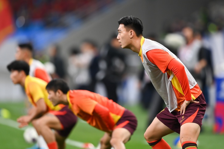  足球報(bào)：張玉寧、蔣圣龍均有不同程度傷病，伊萬(wàn)未讓在熱身賽出場(chǎng)
