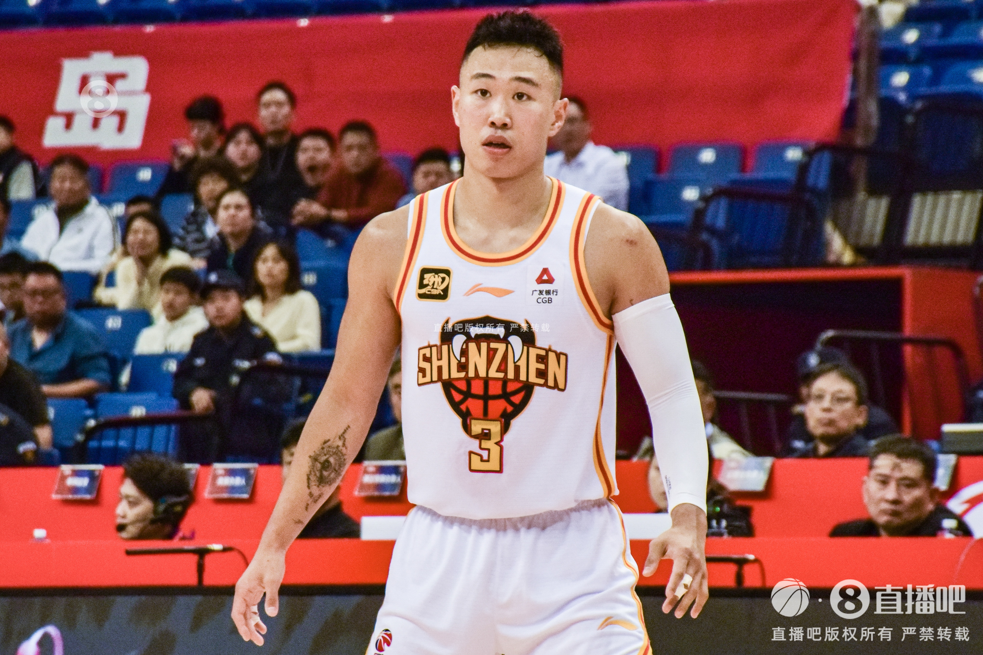 攻防俱佳！賀希寧17中8&三分7中3拿到19分 貢獻4次搶斷