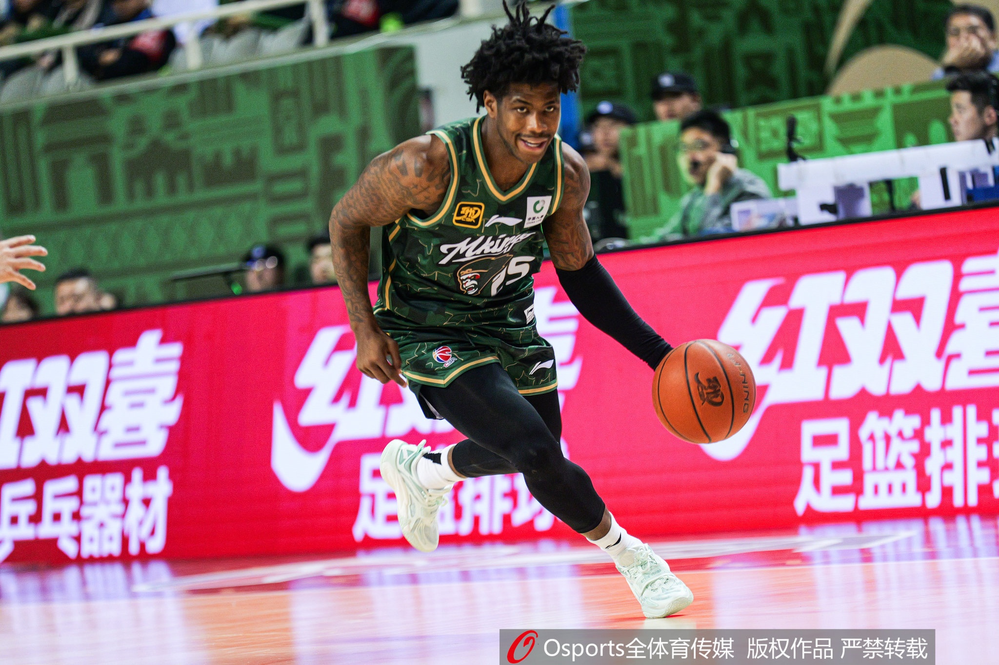  這外援猛得很！肯德里克-戴維斯16投12中&罰球18中15砍43分6板9助